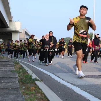 Runner Photo 6298623