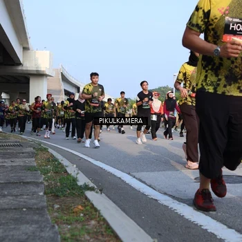 Runner Photo 6298624
