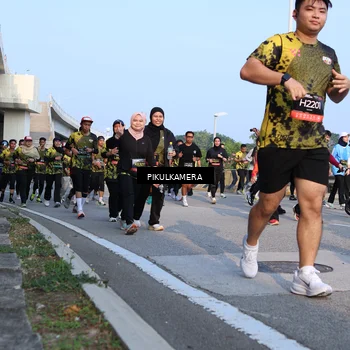 Runner Photo 6298649