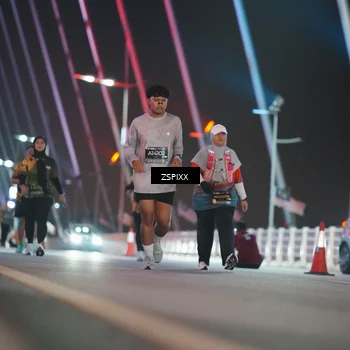 Runner Photo 6298750