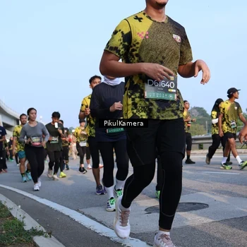 Runner Photo 6298810