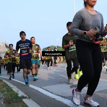 Runner Photo 6298890