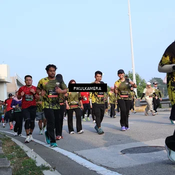 Runner Photo 6299020