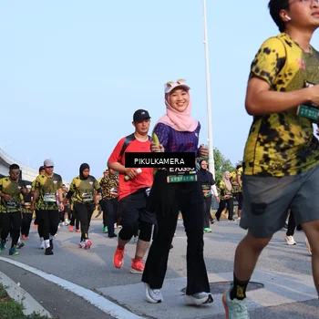Runner Photo 6299093