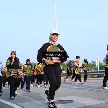 Runner Photo 6299381