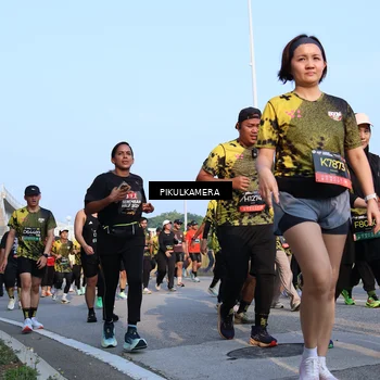 Runner Photo 6300002