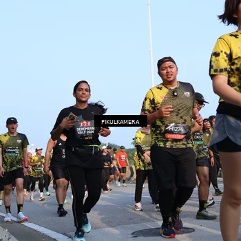Runner Photo 6300007