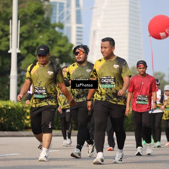 Runner Photo 6300392