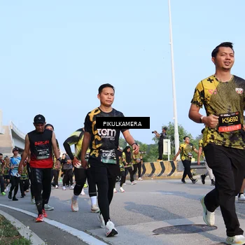 Runner Photo 6300474