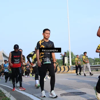 Runner Photo 6300499