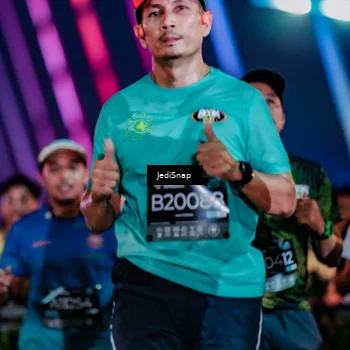 Runner Photo 6300623