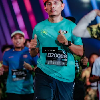 Runner Photo 6300811