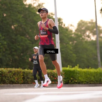 Runner Photo 6300925