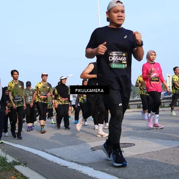 Runner Photo 6300990