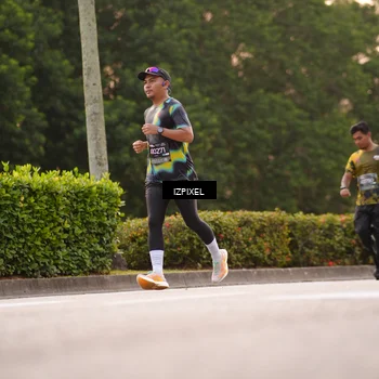 Runner Photo 6301874