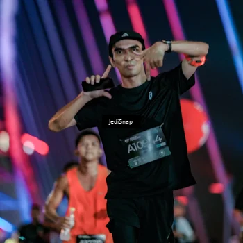 Runner Photo 6302324