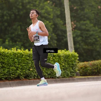Runner Photo 6302353