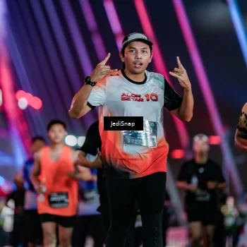 Runner Photo 6302354