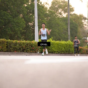 Runner Photo 6302359