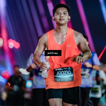 Runner Photo 6302367