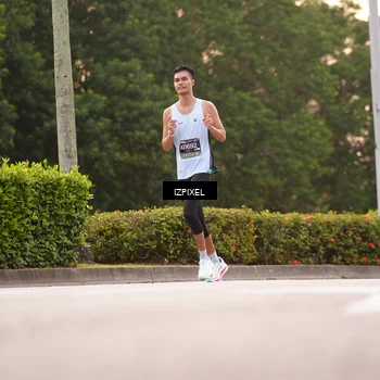 Runner Photo 6302400