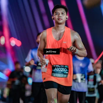 Runner Photo 6302424