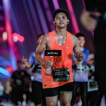 Runner Photo 6302453