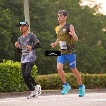 Runner Photo 6303398