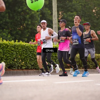 Runner Photo 6303719