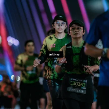 Runner Photo 6304000