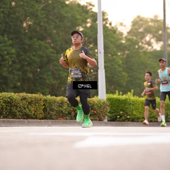 Runner Photo 6304005