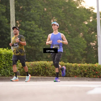 Runner Photo 6304124