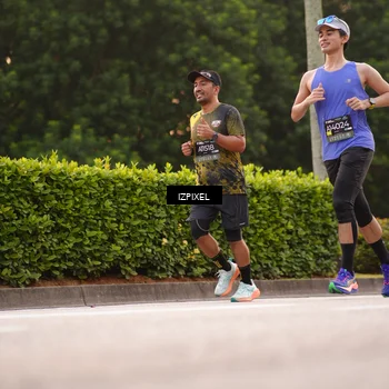 Runner Photo 6304135