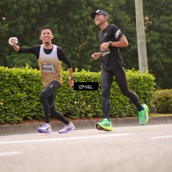 Runner Photo 6304406