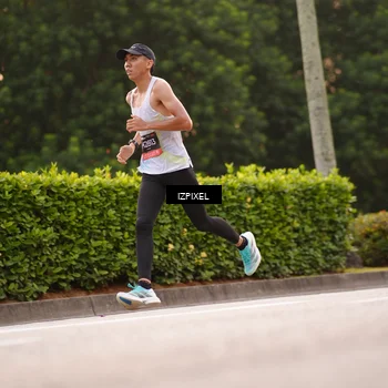 Runner Photo 6304745