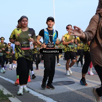 Runner Photo 6310042