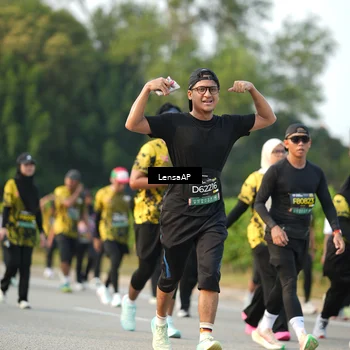 Runner Photo 6310425