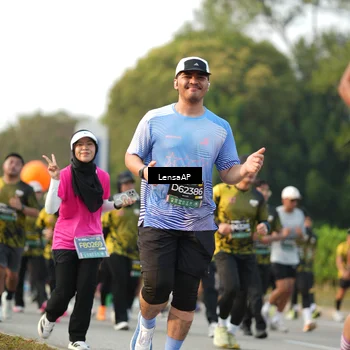 Runner Photo 6311100