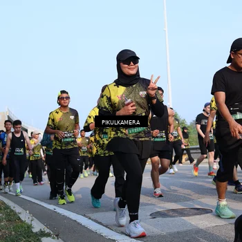 Runner Photo 6312324