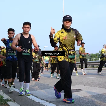 Runner Photo 6312483