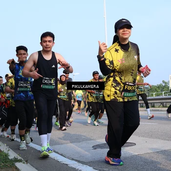 Runner Photo 6312500