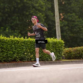 Runner Photo 6312543