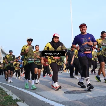 Runner Photo 6312779