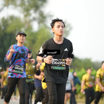 Runner Photo 6313063