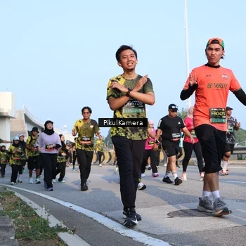 Runner Photo 6313104