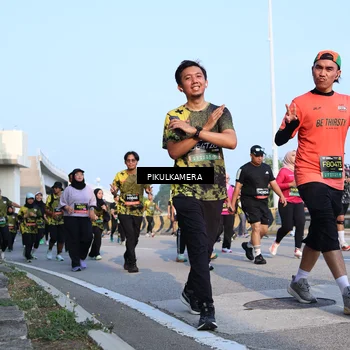 Runner Photo 6313119