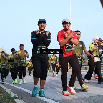 Runner Photo 6313792