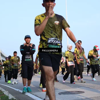 Runner Photo 6313795