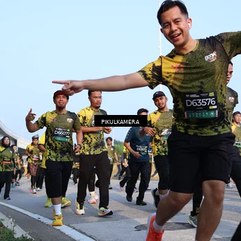 Runner Photo 6314410