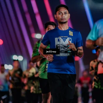 Runner Photo 6315900